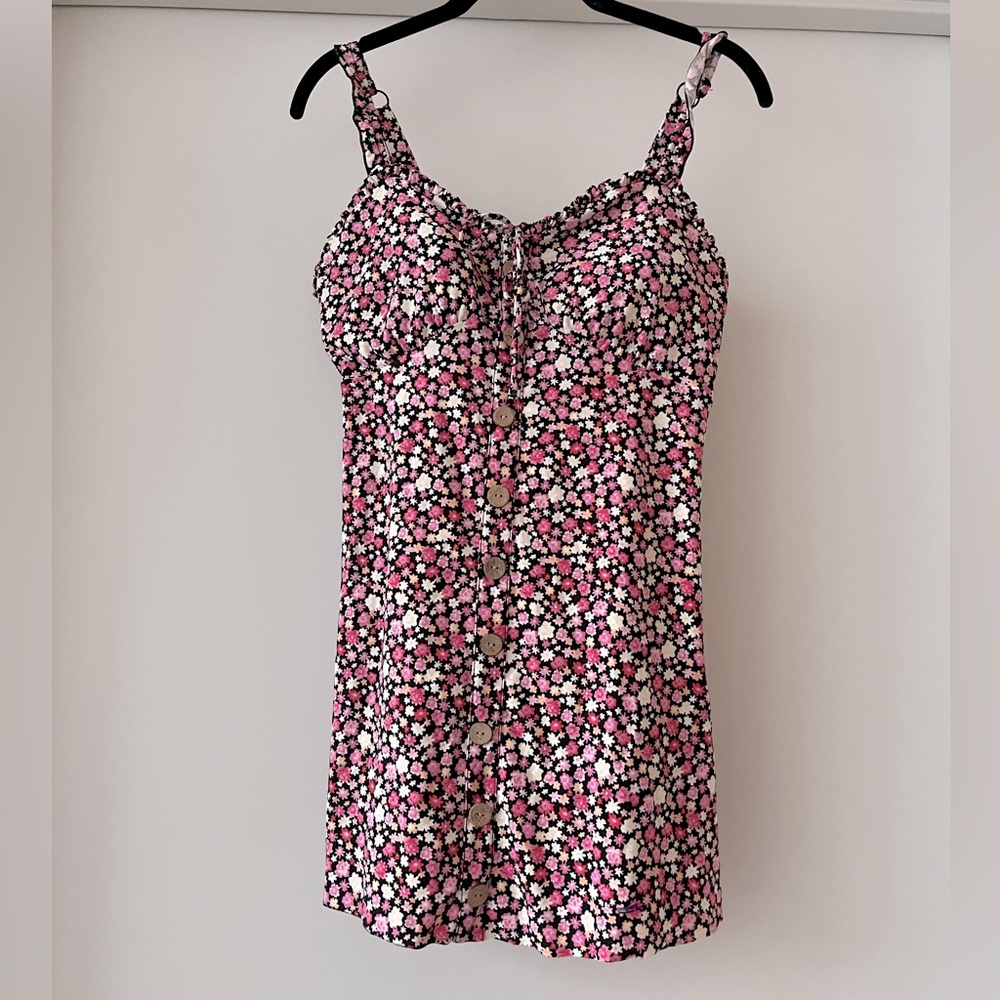 No Boundaries | Button Front Ruffle Strap Tank | Black, Pink Floral | L (11-13)